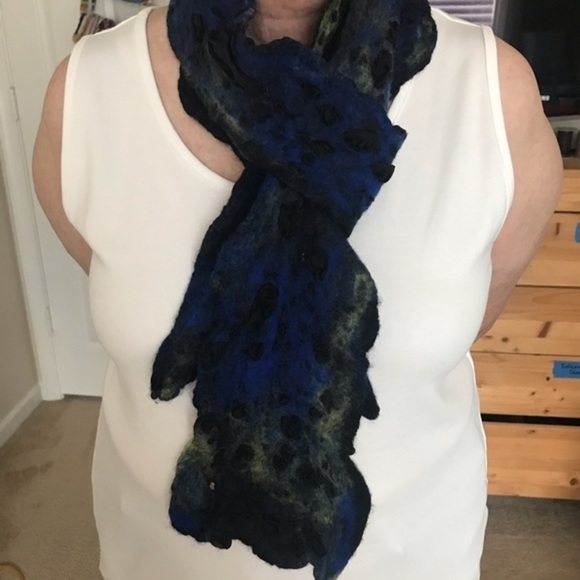 🎁 Deep Blue/Green/Black Silk/Wool Scarf💙💚🖤 - Picture 5 of 9
